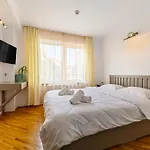Escape - & Penthouse Apartment *