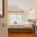Escape - & Penthouse Apartment