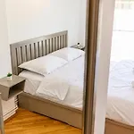 Escape - & Penthouse Apartment