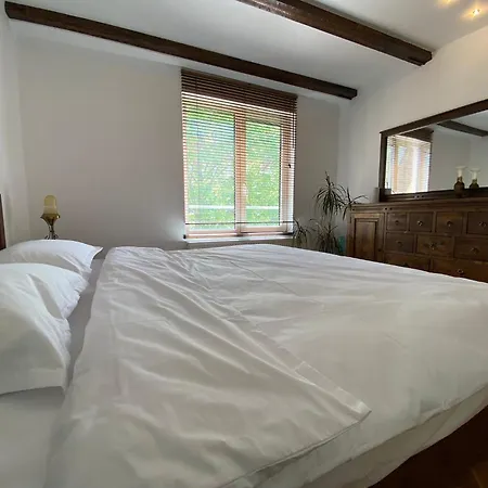 & Penthouse Apartment *