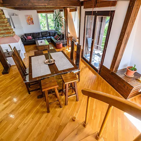 Penthouse With Panoramic Mountain & City View Брашов