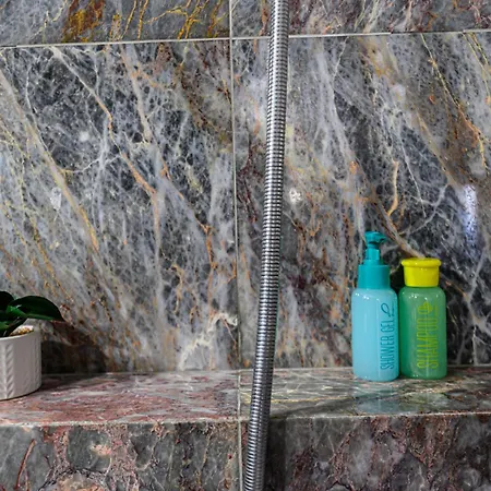 Апартаменты Penthouse With Panoramic Mountain & City View Брашов