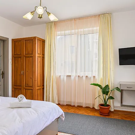 Escape - & Penthouse Apartment *