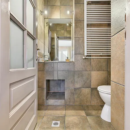 Apartment & Penthouse *