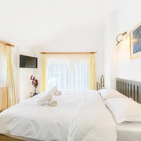 Apartment & Penthouse