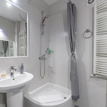 Apartment & Penthouse *