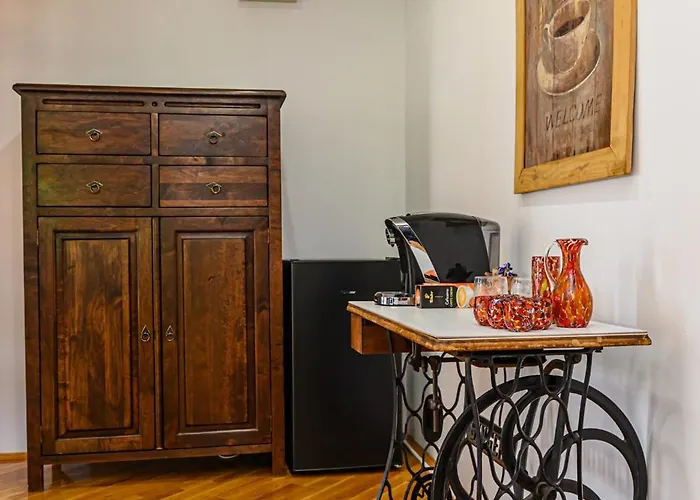 Escape - & Penthouse בראשוב