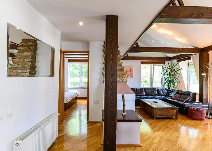 & Penthouse شقة *