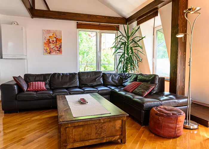 & Penthouse Apartment *