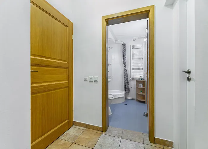 Escape - & Penthouse