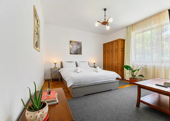 Apartment & Penthouse *